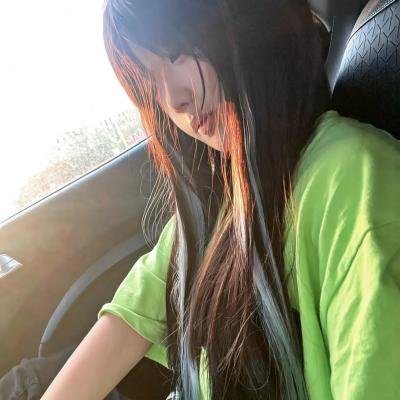 美女荒野逃亡